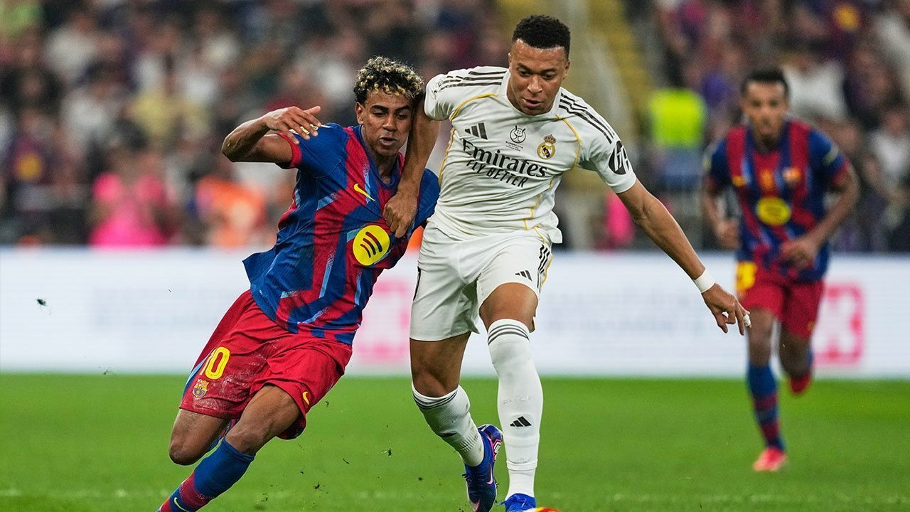 Mbappe dan Xabi Alonso diskusi strategi di Real Madrid