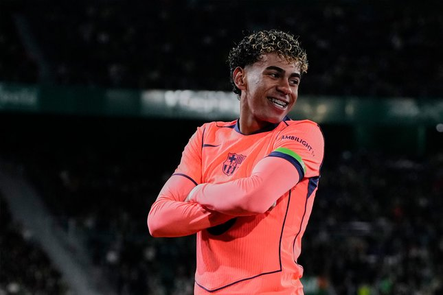 Bek takut dengan Lamine Yamal saat duel satu lawan satu di laga Barcelona