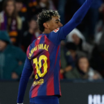 lamine yamal bertahan di barcelona