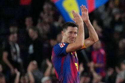 Akhir Musim Barcelona gol perpisahan Lewandowski