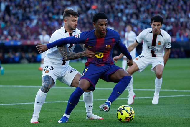 MU Kejar Bek Lincah Barcelona pada bursa transfer musim panas