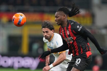 Manchester United Pepet Rafael Leao pada bursa transfer musim panas