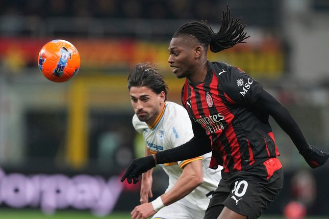 Manchester United Pepet Rafael Leao pada bursa transfer musim panas
