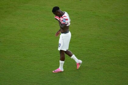 Kartu Merah Balogun ditangguhkan oleh FIFA