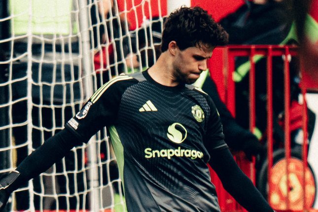Senne Lammens Manchester United nomor 1